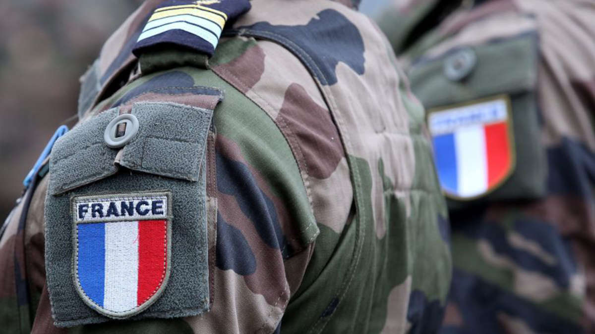 Armement: la France ne peut faire face à un conflit majeur selon une enquête