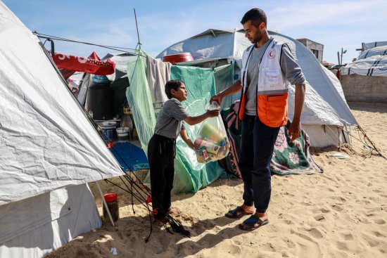 La distribution de l’aide humanitaire marocaine a démarré à Gaza