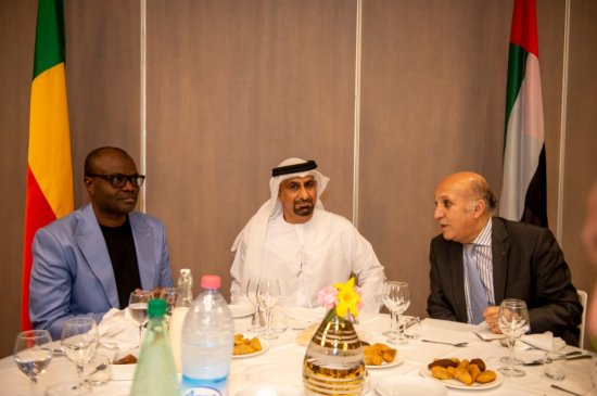 L’Ambassade des Emirats arabes unies reçoit des personnalités au Novotel