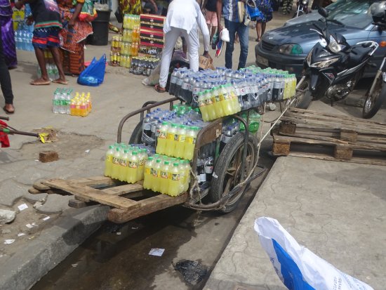 Le marché béninois envahi par des boissons de qualité douteuse